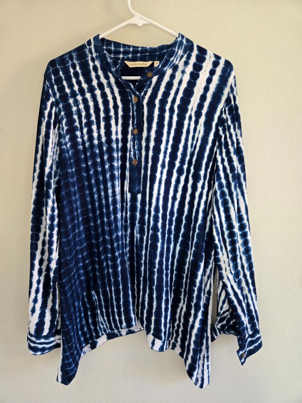 Soft Surroundings Blue White Vertical Tie Dye Long Sleeves Tunic size Medium